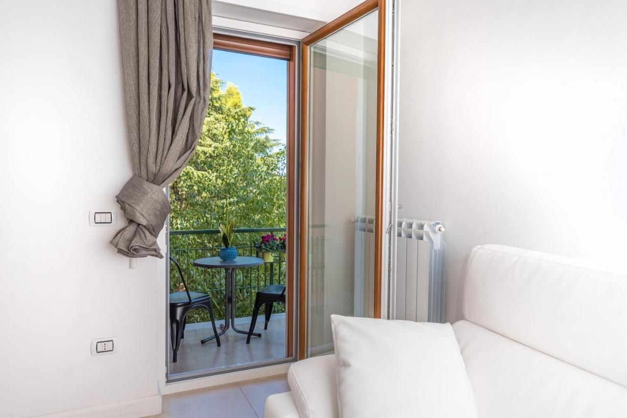 Mako Sorrento Suites מראה חיצוני תמונה