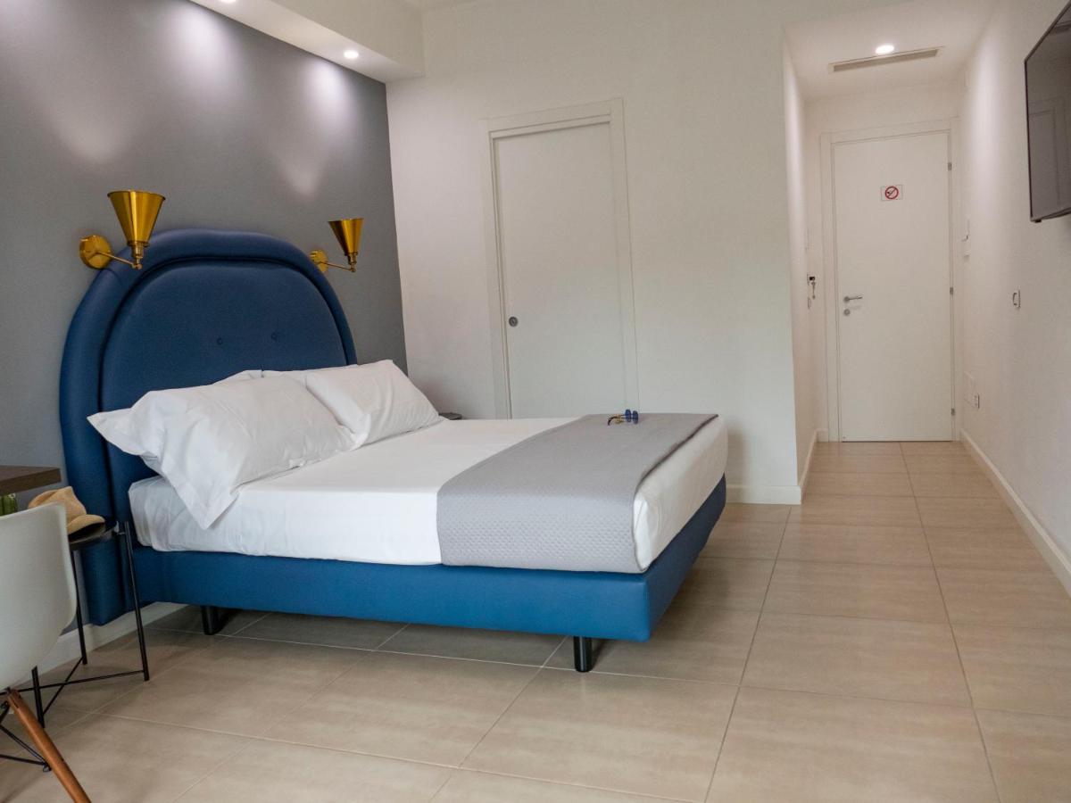 Mako Sorrento Suites מראה חיצוני תמונה